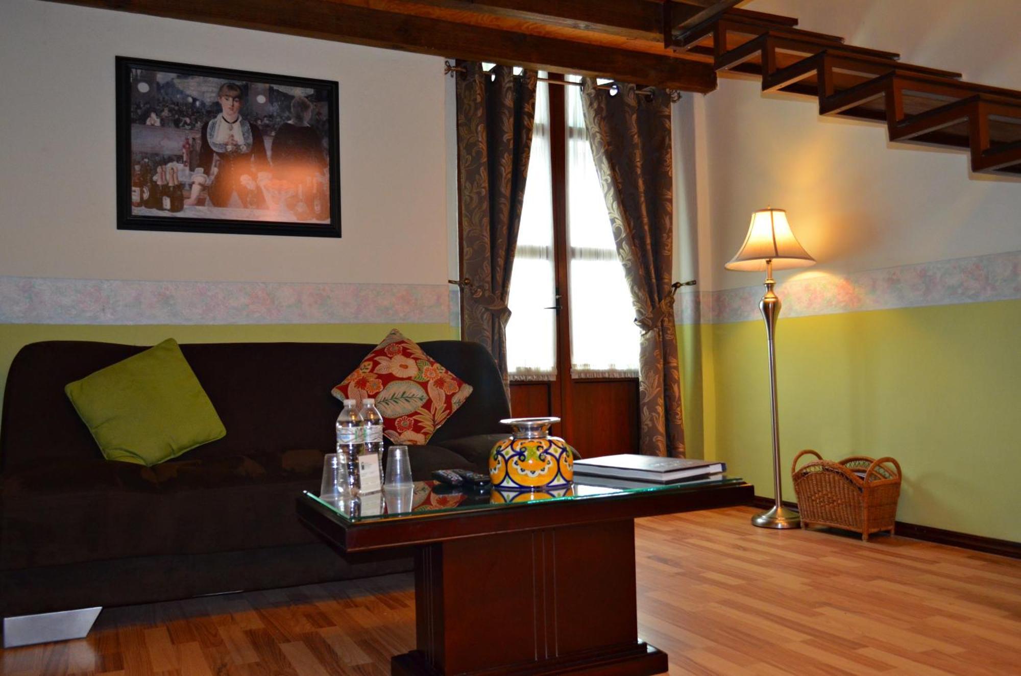 Del Capitán De Hotel