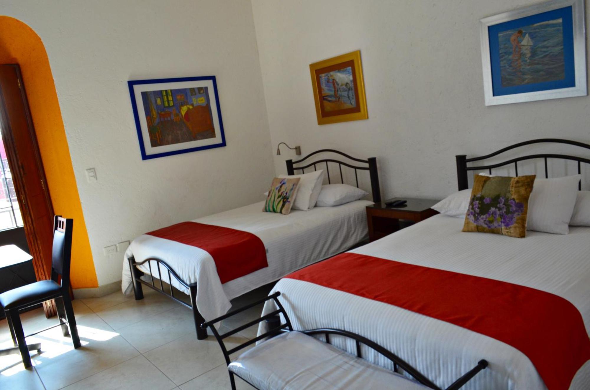 Del Capitán De Hotel 3*