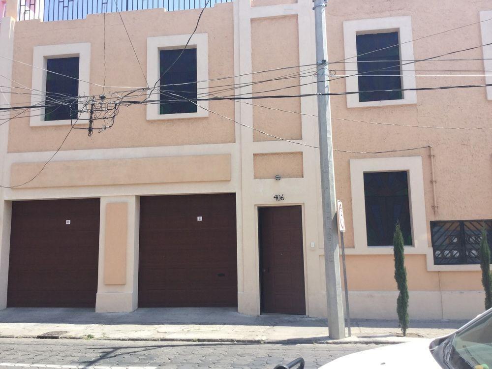 Del Capitán De Hotel