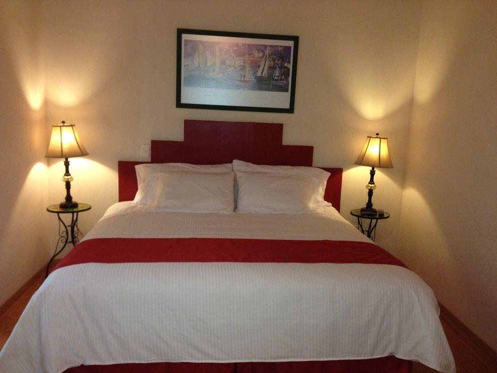Del Capitán De Hotel